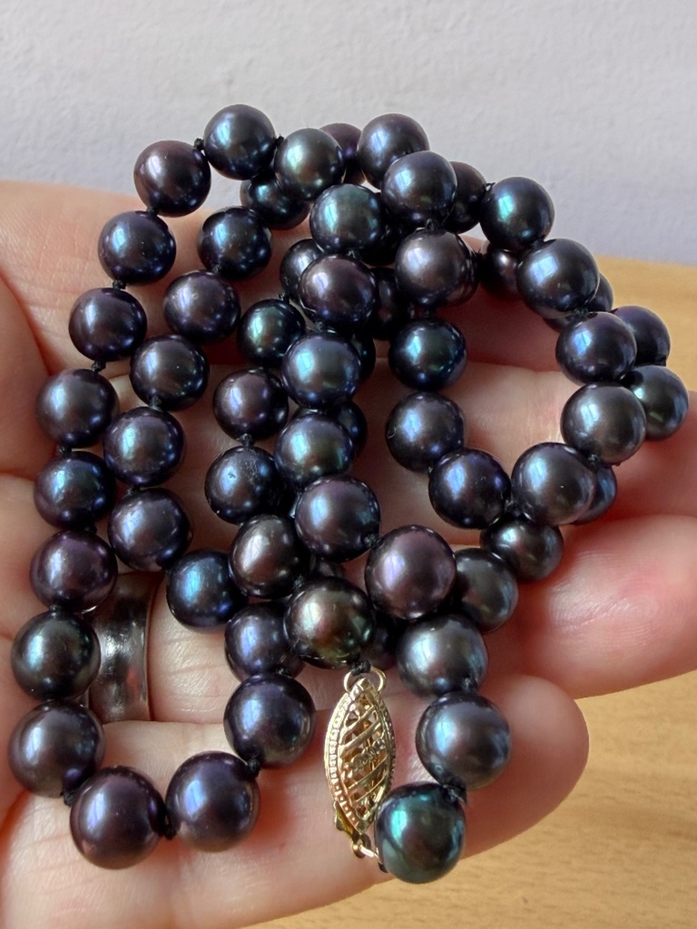 VINTAGE BLACK RAINBOW 7MM PEARL 20” NECKLACE SOLID 14K GOLD FISH HOOK CLASP LOCK